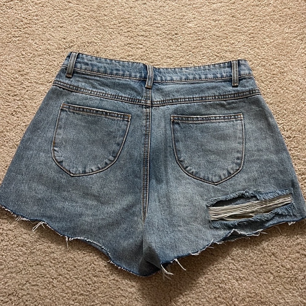Princess Polly High Rise Shorts - Picture 2 of 3